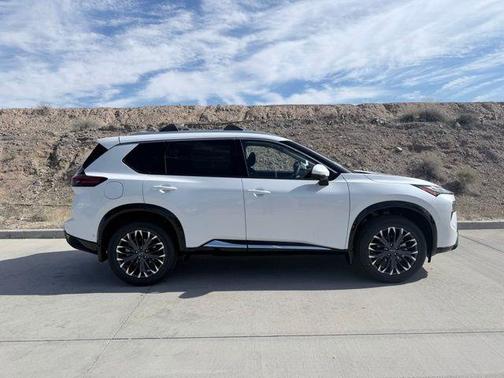 Everest White P 2026 Nissan Rogue Platinum