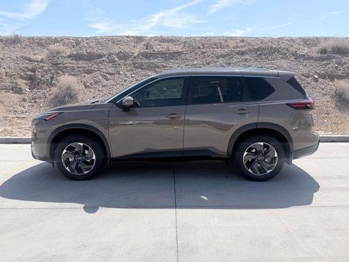 Baja Storm 2024 Nissan Rogue SV