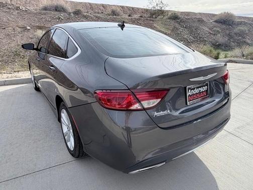 2017 Chrysler 200 Limited