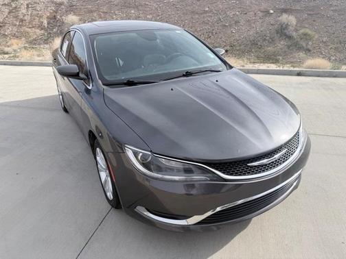 2017 Chrysler 200 Limited