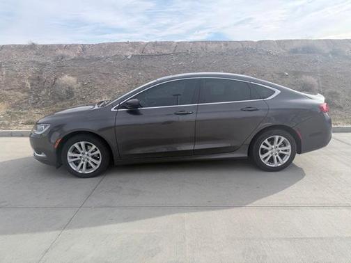 2017 Chrysler 200 Limited