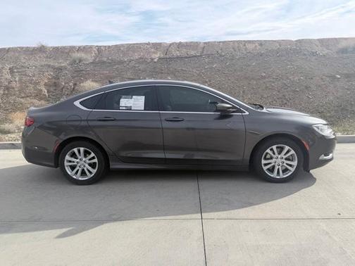 2017 Chrysler 200 Limited