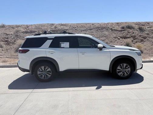 White 2024 Nissan Pathfinder SV