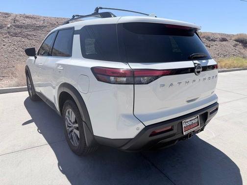 White 2024 Nissan Pathfinder SV