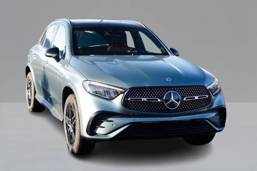 Verde Silver Metallic 2026 Mercedes-Benz GLC 300 4MATIC