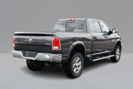 2017 RAM 2500 Laramie Crew Cab 4x4 6'4' Box