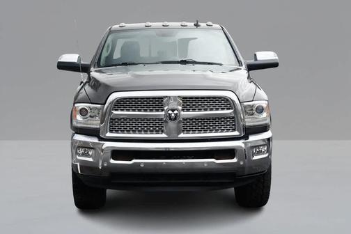 2017 RAM 2500 Laramie Crew Cab 4x4 6'4' Box