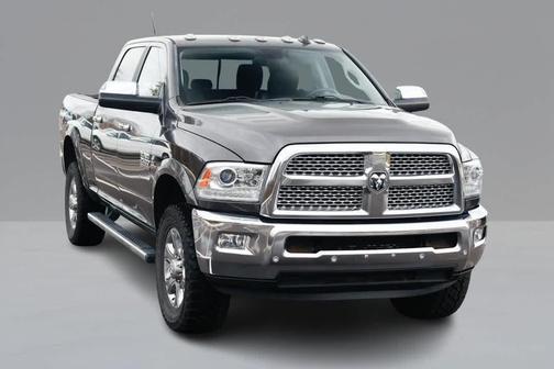 2017 RAM 2500 Laramie Crew Cab 4x4 6'4' Box