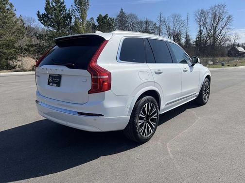 2023 Volvo XC90 Recharge Plug-In Hybrid T8 Plus 6-Seater