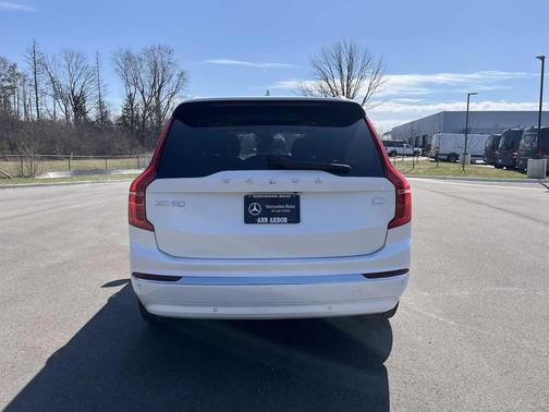 2023 Volvo XC90 Recharge Plug-In Hybrid T8 Plus 6-Seater