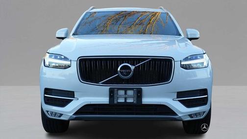 2017 Volvo XC90 T6 Momentum