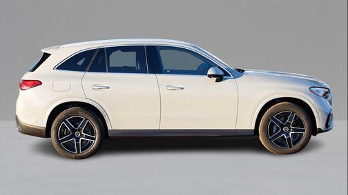 2026 Mercedes-Benz GLC 300 4MATIC