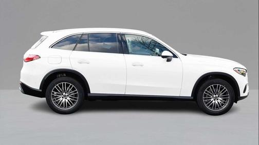2026 Mercedes-Benz GLC 300 4MATIC