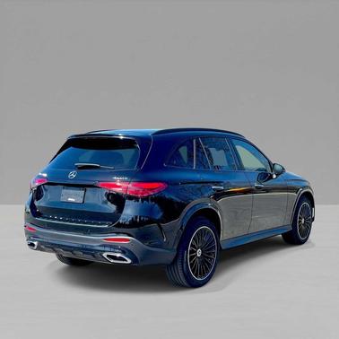 2025 Mercedes-Benz GLC 300 4MATIC