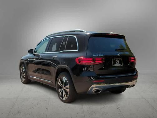 2025 Mercedes-Benz GLB 250 4MATIC