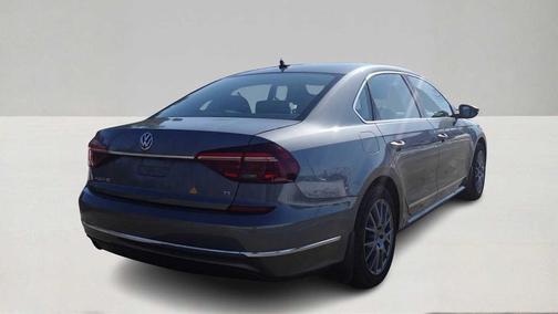 2017 Volkswagen Passat 1.8T SE