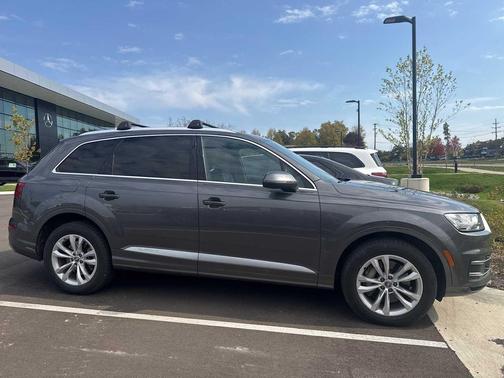 2019 Audi Q7 45 Premium Plus