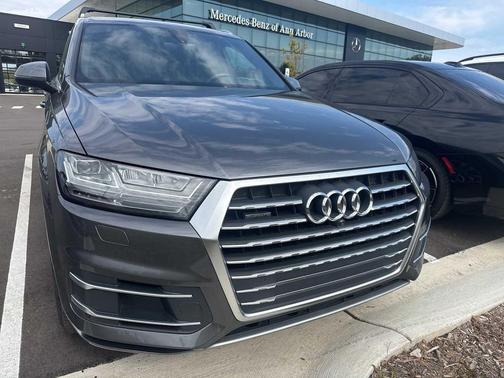2019 Audi Q7 45 Premium Plus