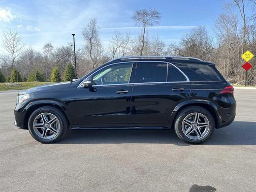 Black 2026 Mercedes-Benz GLE 450 4MATIC