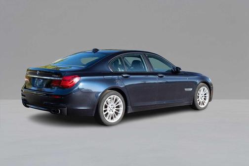 2013 BMW 750 i xDrive