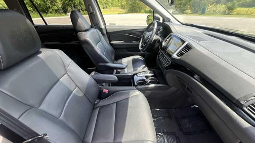 Modern Steel Metallic 2017 Honda Pilot Touring