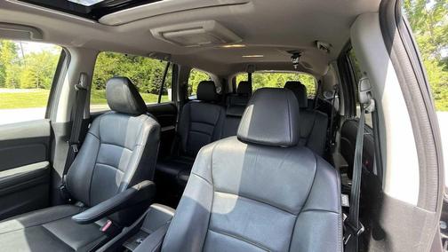Modern Steel Metallic 2017 Honda Pilot Touring