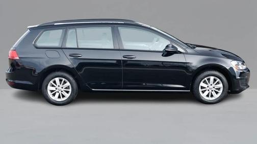 2017 Volkswagen Golf SportWagen TSI S