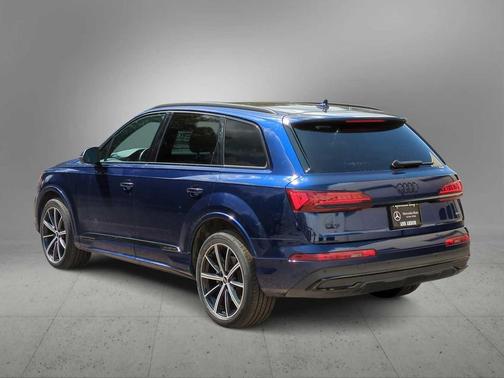 2022 Audi Q7 55 Premium Plus
