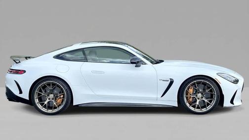 MANUFAKTUR paint MANUFAKTUR opalite white magno 2025 Mercedes-Benz AMG GT 63 S E Performance
