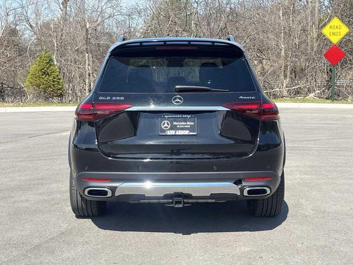 Obsidian Black Metallic 2026 Mercedes-Benz GLE 350 4MATIC