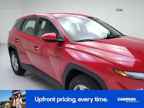 Red 2023 Hyundai TUCSON SE