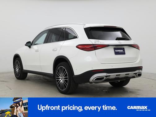 White 2024 Mercedes-Benz GLC 300