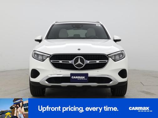 White 2024 Mercedes-Benz GLC 300