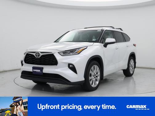 White 2023 Toyota Highlander Limited