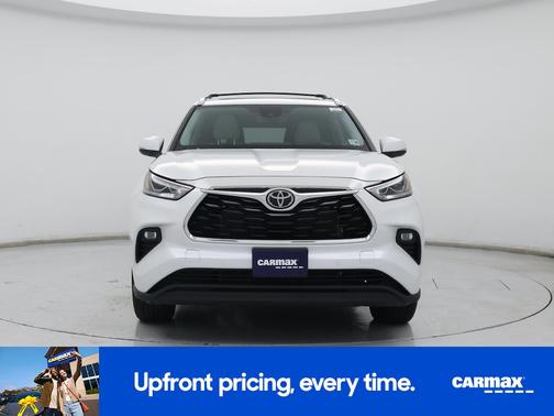 White 2023 Toyota Highlander Limited
