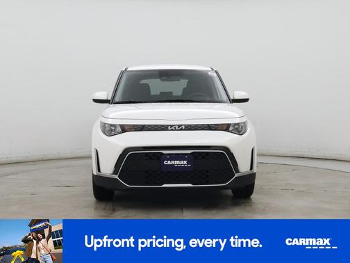 White 2025 Kia Soul LX