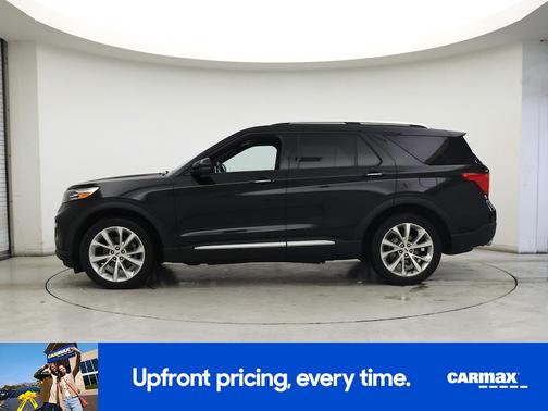 Black 2022 Ford Explorer Platinum