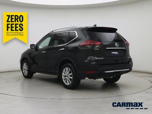 Green 2018 Nissan Rogue SV