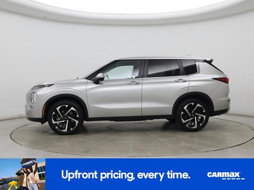 Silver 2024 Mitsubishi Outlander SE