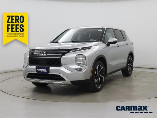Silver 2024 Mitsubishi Outlander SE