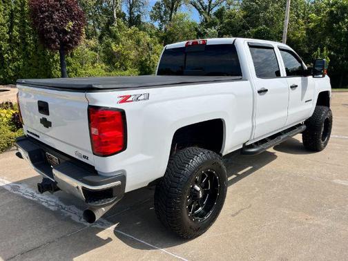 Summit White 2018 Chevrolet Silverado 2500 LTZ