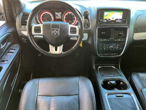 Black Onyx Crystal Pearlcoat 2019 Dodge Grand Caravan GT