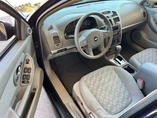 Blue 2005 Chevrolet Malibu Maxx LS