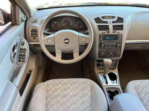 Blue 2005 Chevrolet Malibu Maxx LS