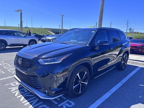 2022 Toyota Highlander XSE