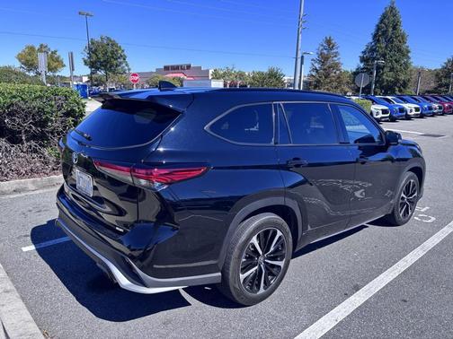 2022 Toyota Highlander XSE