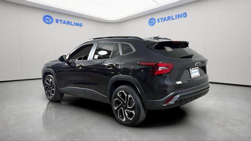 Mosaic Black Metallic 2024 Chevrolet Trax FWD 2RS