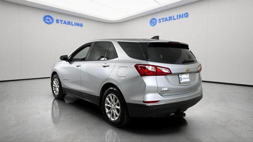 Silver Ice Metallic 2018 Chevrolet Equinox LS