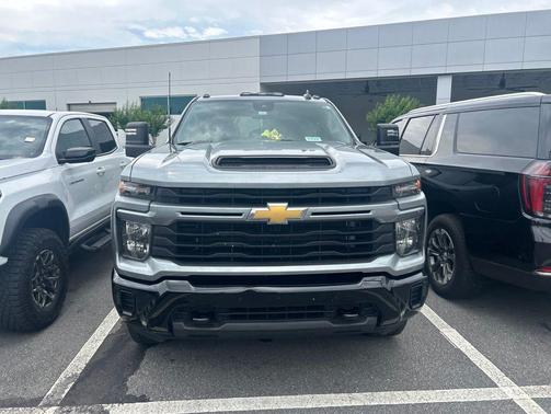 Sterling Gray Metallic 2025 Chevrolet Silverado 2500 Custom