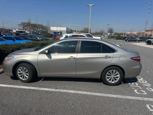 2017 Toyota Camry XLE